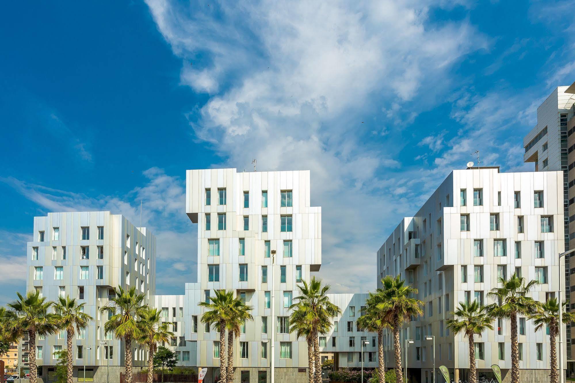 Urban District Apartments - Rambla Suites & Pool Barcelona Exterior foto