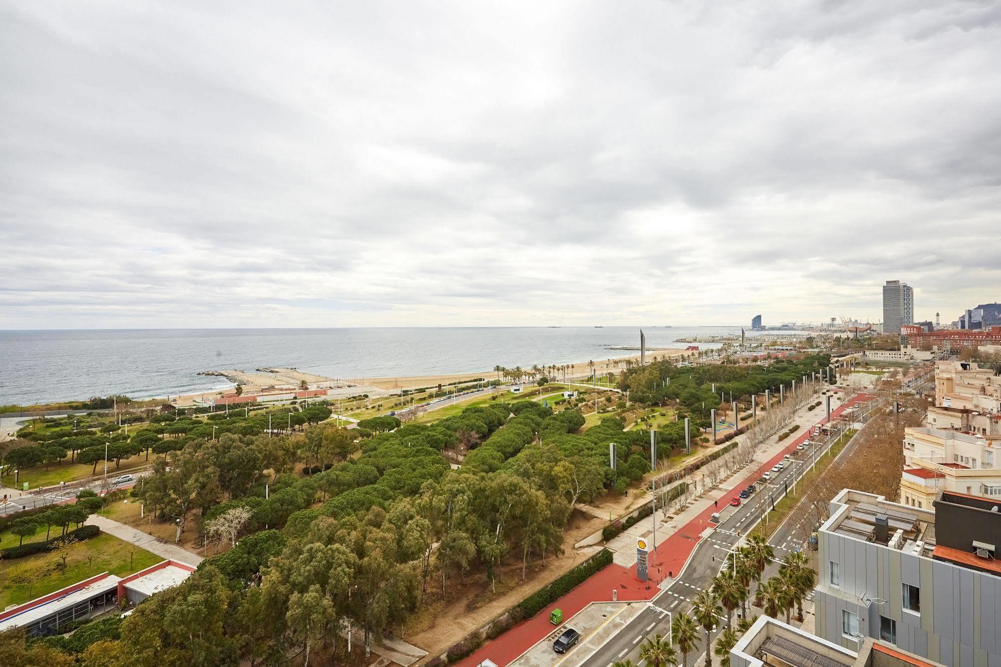 Urban District Apartments - Rambla Suites & Pool Barcelona Exterior foto